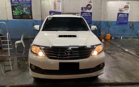 Selling White Toyota Fortuner 2014-1