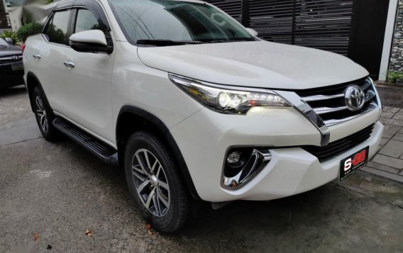 Selling White Toyota Fortuner 2018 in Quezon