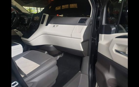 Sell 2019 Toyota Hiace Van-11