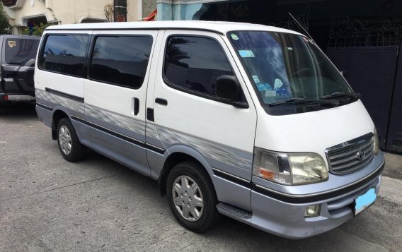  Toyota Hiace Super Grandia 2001-7