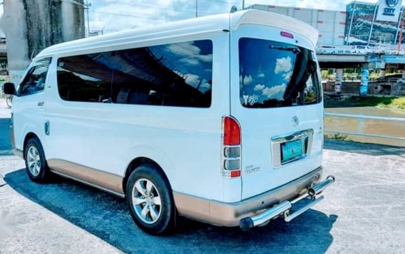 Sell White 2010 Toyota Hiace-3