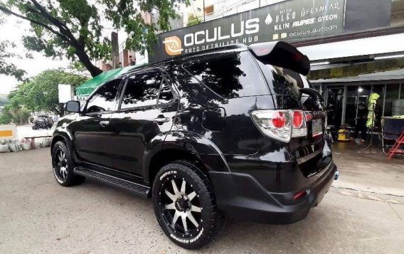 Selling Toyota Fortuner 2014-1