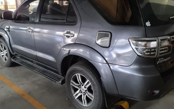 Sell 2010 Toyota Fortuner -3