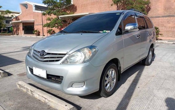  Toyota Innova 2011