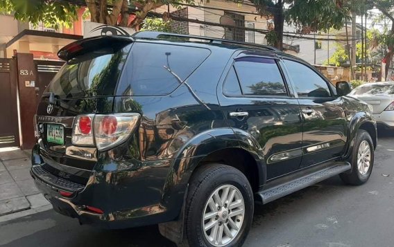 Selling Black Toyota Fortuner 2013 in Quezon-3