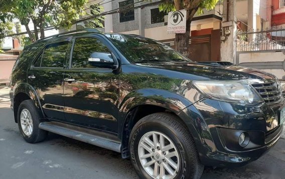 Selling Black Toyota Fortuner 2013 in Quezon-1