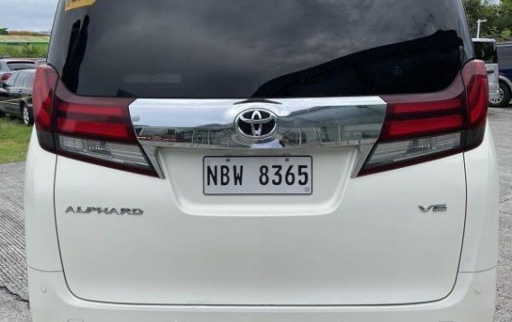 Pearl White Toyota Alphard 2016-9