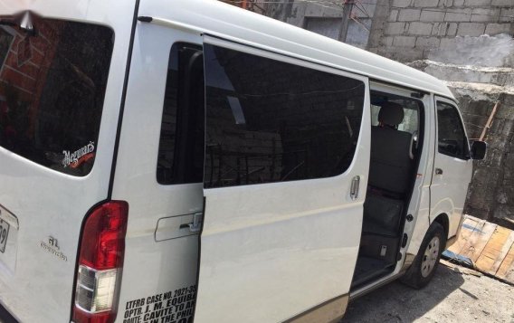 Selling White Toyota Hiace Super Grandia 2017 -2