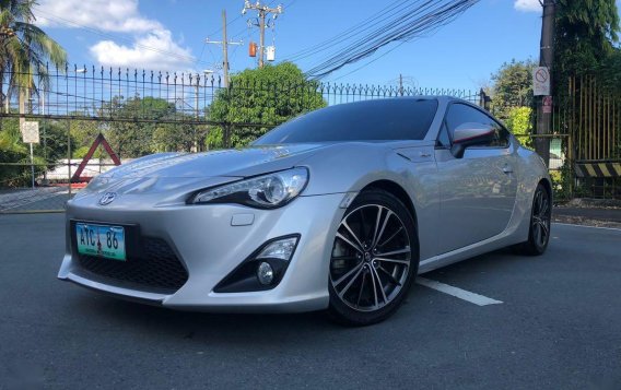 Selling Toyota 86 2013-1