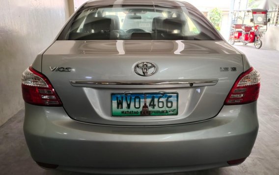 Selling Silver Toyota Vios 2013-3