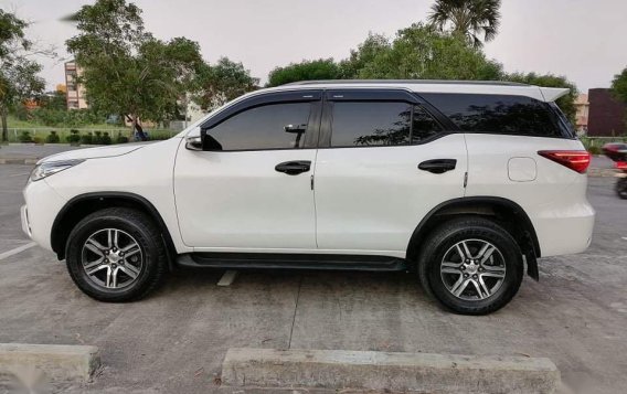 Selling White Toyota Fortuner 2017