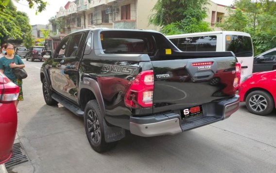 Selling Toyota Hilux 2021-4