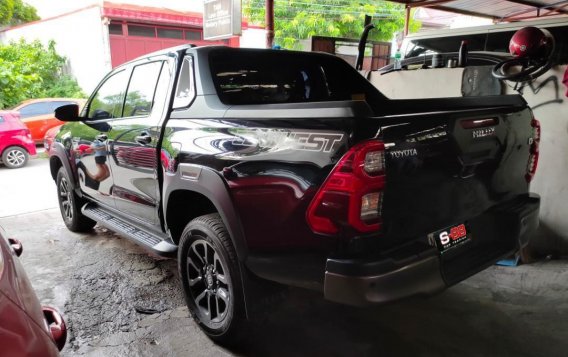 Selling Toyota Hilux 2021-5