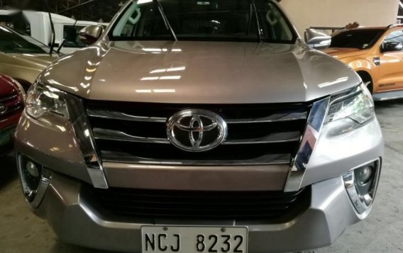 Selling Toyota Fortuner 2017