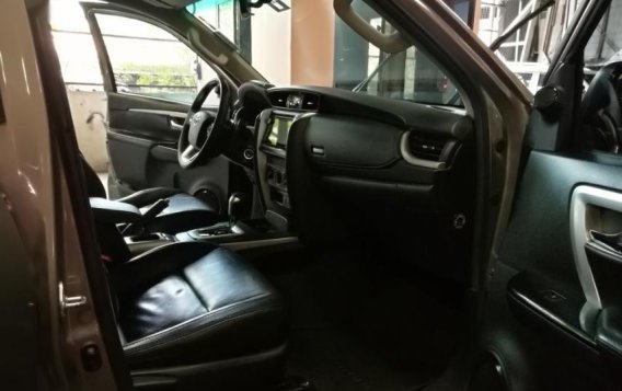 Selling Toyota Fortuner 2017-6