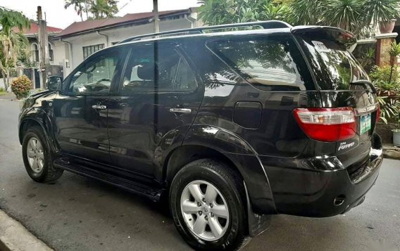 Selling Toyota Fortuner 2010 -2