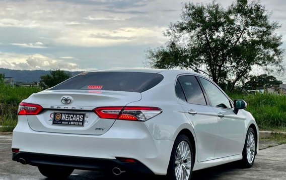 White Toyota Camry 2019 for sale Automatic-4