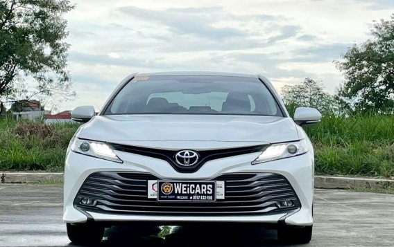 White Toyota Camry 2019 for sale Automatic-1
