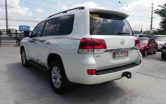 Sell White Toyota Land Cruiser -3