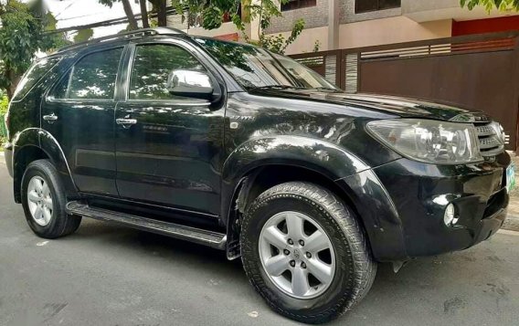 Selling Toyota Fortuner 2010 -1