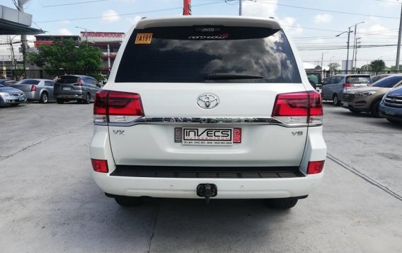 Sell White Toyota Land Cruiser -4