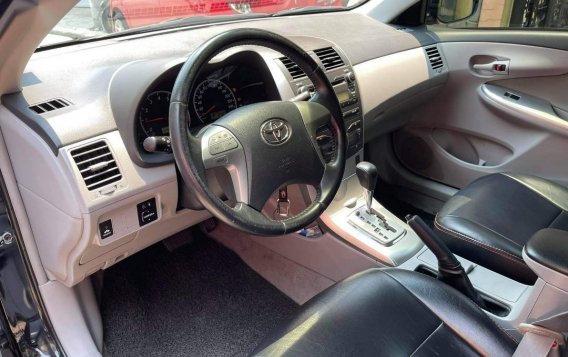 Sell 2013 Toyota Altis -1