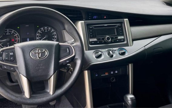 Selling Toyota Innova 2017-7