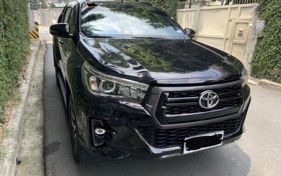 Selling Toyota Hilux 2018-2