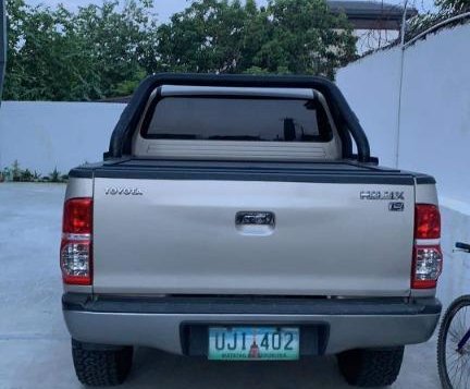 Sell 2013 Toyota Hilux -5