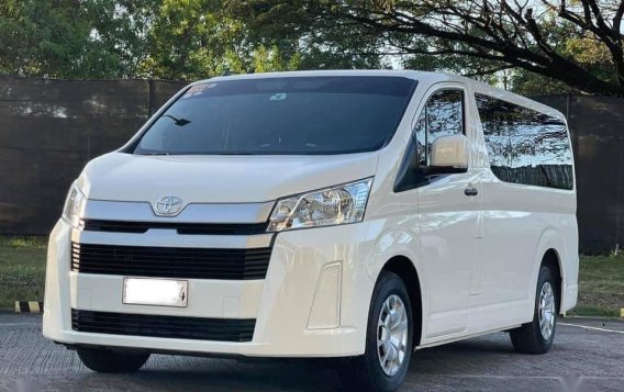 Selling White Toyota Hiace 2020-3