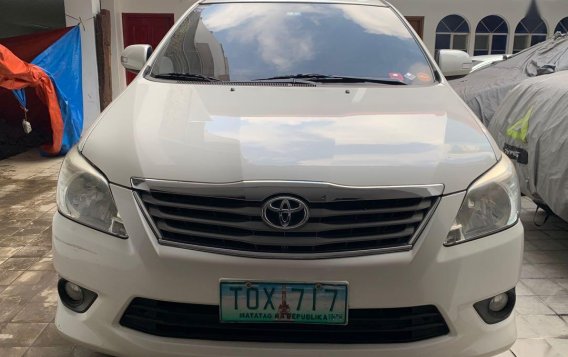 Selling Toyota Innova 2012