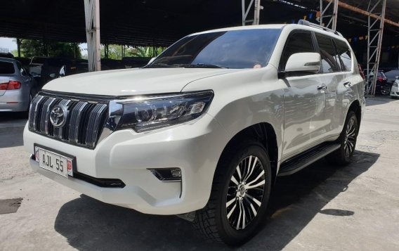 Selling White Toyota Prado 2010-1