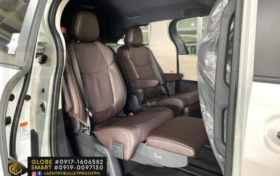 Pearlwhite Toyota Sienna 2021 for sale in Makati-4
