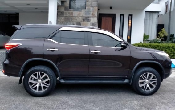 Sell 2017 Toyota Fortuner-2