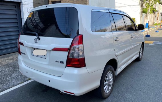 Pearl White Toyota Innova 2015 -5