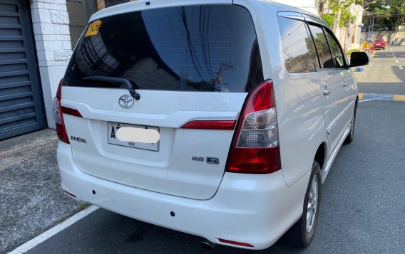 Pearl White Toyota Innova 2015 -4