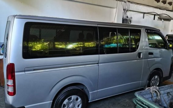  Toyota Hiace 2013 -1