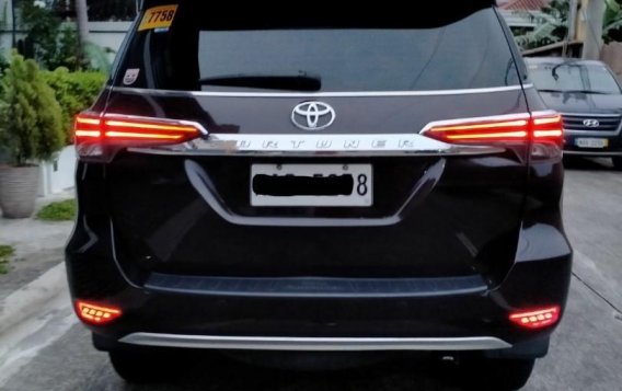 Sell 2017 Toyota Fortuner-1