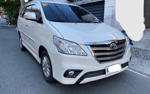 Pearl White Toyota Innova 2015 -7