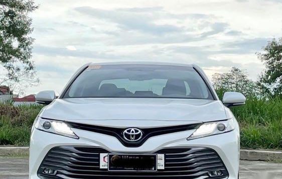 Sell White 2017 Toyota Camry -2