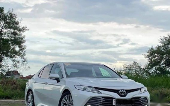 Sell White 2017 Toyota Camry 