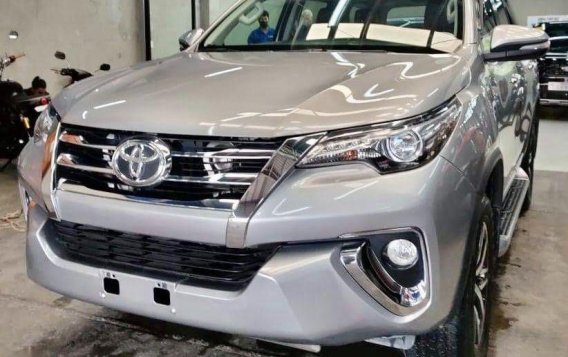 Silver Toyota Fortuner 2016