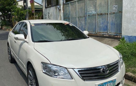 Selling White Toyota Camry 2010-1