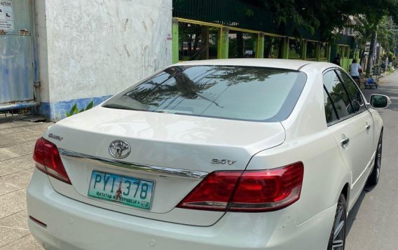 Selling White Toyota Camry 2010-3