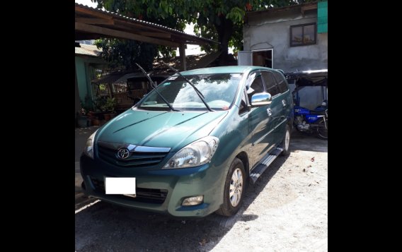 Selling Green Toyota Innova 2012 in Pasig