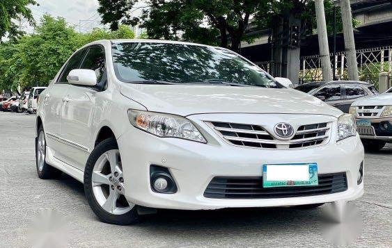 White Toyota Corolla Altis 2013 for sale in Makati