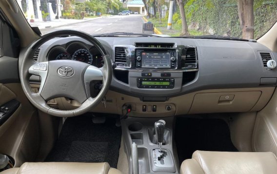 Sell White 2013 Toyota Fortuner -1