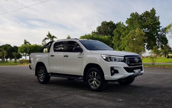 White Toyota Hilux 2019 for sale Automatic-3