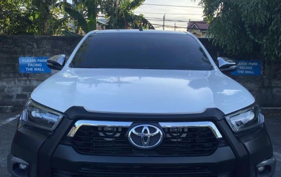 Sell 2017 Toyota Hilux-1