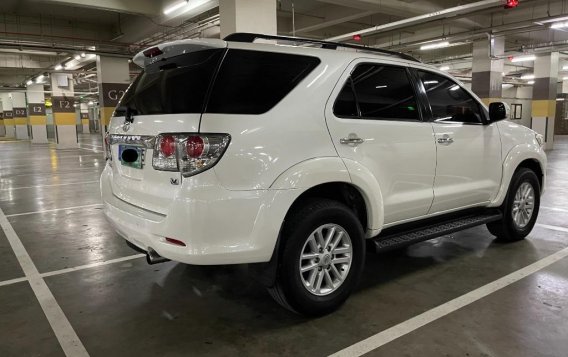 Sell White 2013 Toyota Fortuner -3
